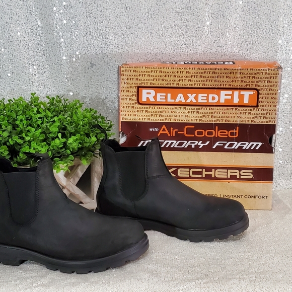 skechers mens relaxed fit boots